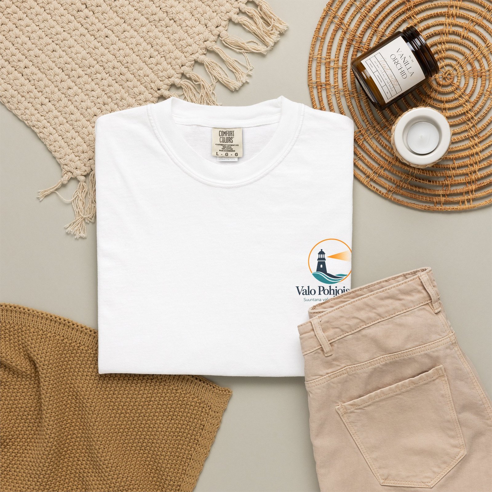 Lighthouse Coast Pocket T-paita — merihenkinen aaltoaiheinen T-paita - Image 4